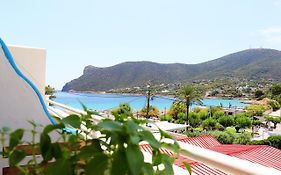 By The Sea Rooms, Avlaki